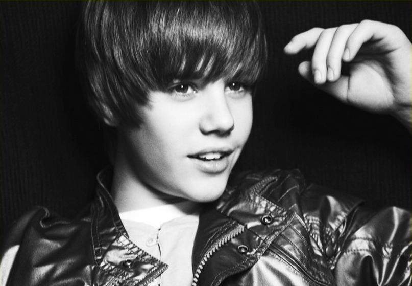 justin bieber wallpaper 2010. Justin Bieber 2030 300x207 .