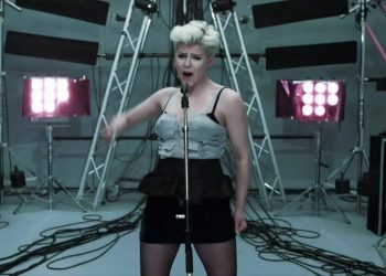 Dancing On My Own Robyn Traduzione Testo Significato 4 Ja Rcjk