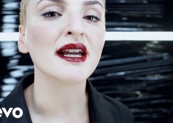 Fragili Testo Significato Club Dogo