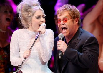Elton John: Artpop Di Lady Gaga Non Era Un Buon Disco 5 20130427 2215 0 Elton John Chooses Lady Gaga As Godmother For Second Son