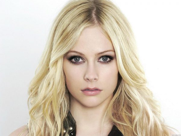Mts_Audrey-1518159-Avril-Lavigne-Avril-Lavigne-24834824-1600-1200