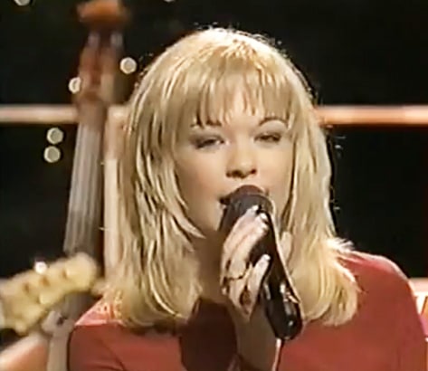 Leann-Rimes-Holiday-In-Your-Heart
