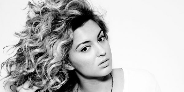 O-Tori-Kelly-Facebook