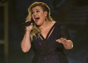 Kelly Clarkson Main 0 1454506101