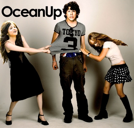 Miley-Selena-Fight-Over-Nick-Oceanup-Thumb-440X419