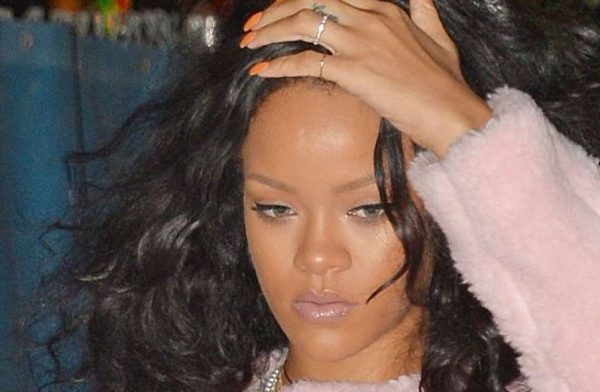 Rihanna-Sad-Look (1)