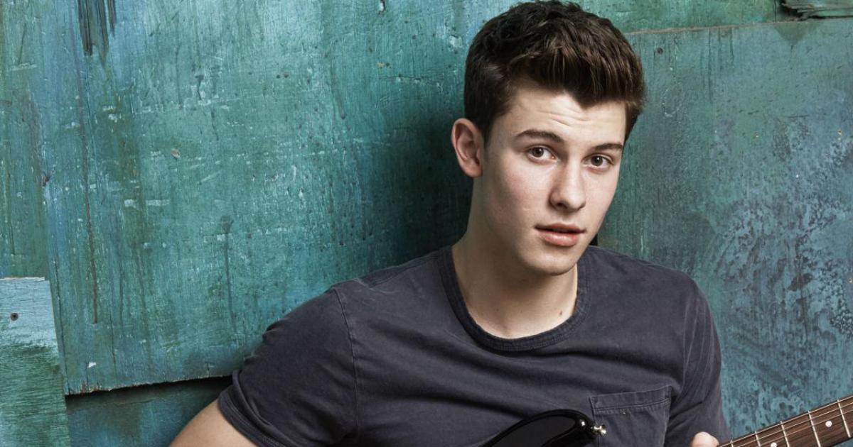 Shawn-Mendes-Seventeen-Guapo-Posando-Sexy