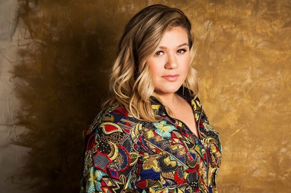 Kelly Clarkson Gives An Exclusive Performance At The Iheartradio Theater