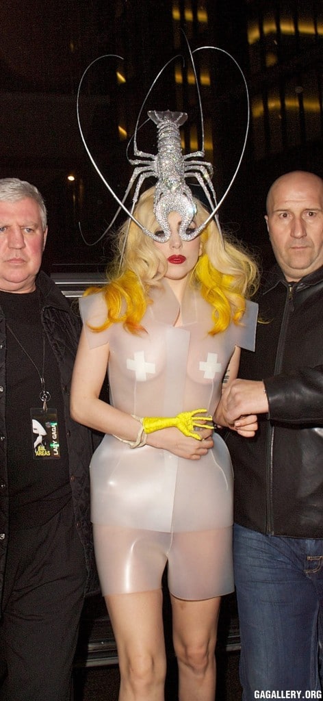 lady-gaga-in-the-latex-dress-472x1024
