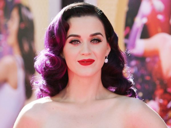 Katy Perry Look Capelli: 10 Tagli E Colori Sfoggiati Dalla Popstar! 6 Katy-Perry-Premiere-Katy-Perry-Part-Of-Me-03