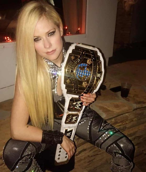 Avril Lavigne 38