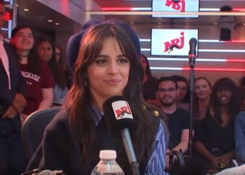 Camila Cabello Imita Britney Spears, Shakira E Michael Jackson