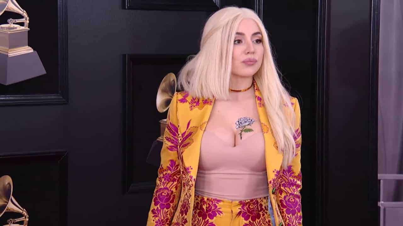 Ava Max Madonna