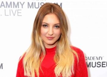 Julia Michaels Hero