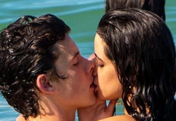 Camila Shawn Mendes Bacio Insieme