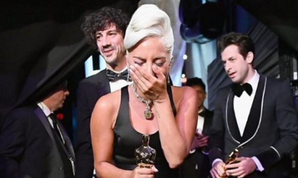 Shallow Grande Successo Lady Gaga