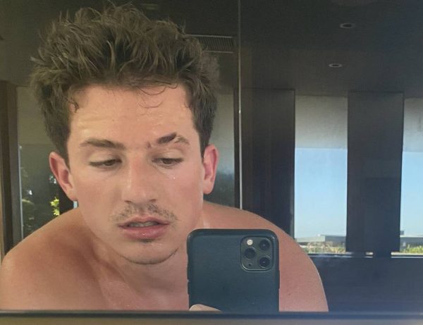 Charlie Puth: Relax In Quarantena, Sexy In Sauna 1 New Project