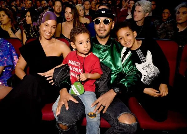 Festa Della Mamma: Da Beyoncé A Madonna, Le Foto Delle Cantanti Mamme. 14 Alicia Egypt Genesis Figli