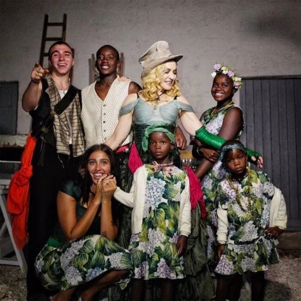Festa Della Mamma: Da Beyoncé A Madonna, Le Foto Delle Cantanti Mamme. 3 Madonna Mamma E Figli