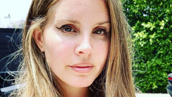 Lana Del Rey Ha Cambiato Look, Ecco Il Nuovo Colore Di Capelli. 1 Lana Del Rey Look