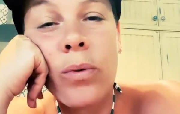 Pink: &Quot;Se Voti Trump Non Sei Patriottico&Quot; Ed I Supporters Del Presidente Rispondono. 1 Pink Trump