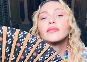 Madonna Compleanno Festeggiamenti Senza Mascherina