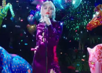 Miley Cyrus Midnight Sky Video Traduzione