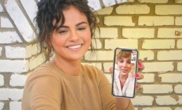 Selena Gomez In Cucina Insieme A Taylor Swift Con Facetime! 1 Taylor Swift Selena Cooking Show