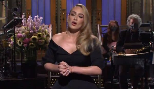 Adele Ad Snl Shock: Lei Bellissima Ma L'Album Non É Pronto, Ecco Il Video. 1 Adele Snl Hosting