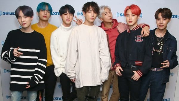 Bts Con Be Debuttano Alla Uno Di Billboard, Bene Ariana E Taylor. 1 Bts Record