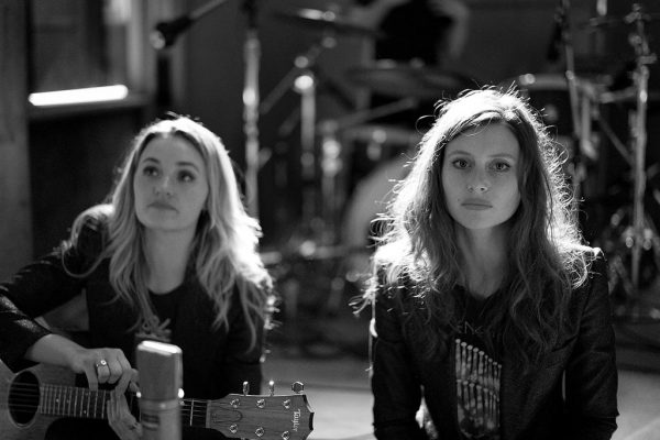 Aly And Aj: Il Fenomeno Potential Breakup Song 13 Anni Dopo In Vetta 1 Aly And Aj Potential Breakup Song