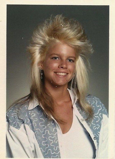 Rihanna: Taglio Di Capelli Mullet (Orrendi), Ed É Subito Anni 80 4 Mullet Hair Esempio 2