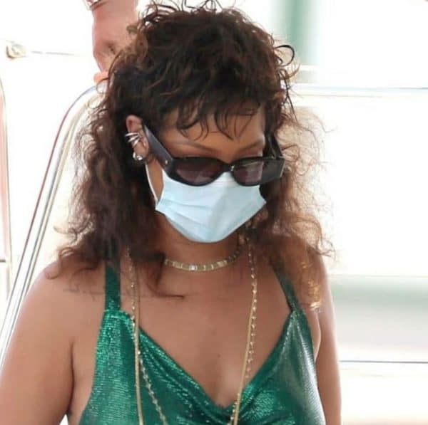 Rihanna: Taglio Di Capelli Mullet (Orrendi), Ed É Subito Anni 80 1 Rihanna Taglio Di Capelli Mullet Anni 80