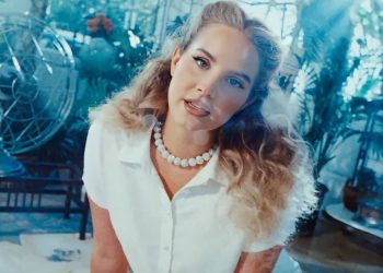 Lana Del Rey Chemtrails