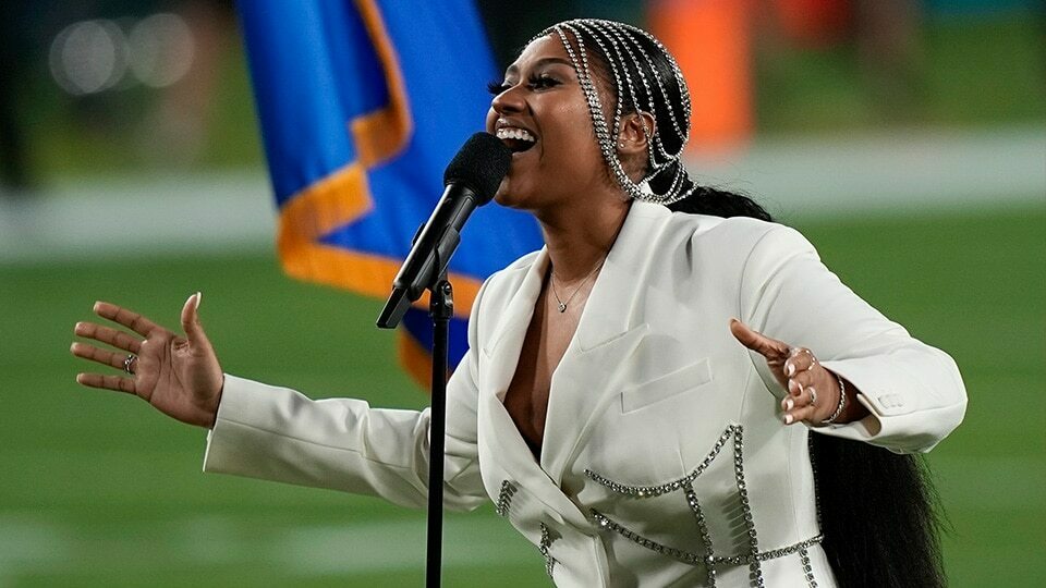 jazmine sullivan super bowl inno americano