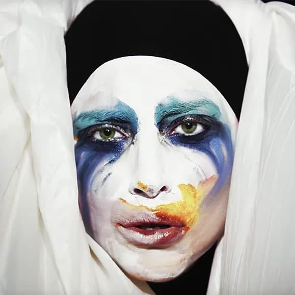 Lady Gaga: Artpop Dopo 7 Anni Numero 1 Al Mondo. 1 Artpop 7 Anni