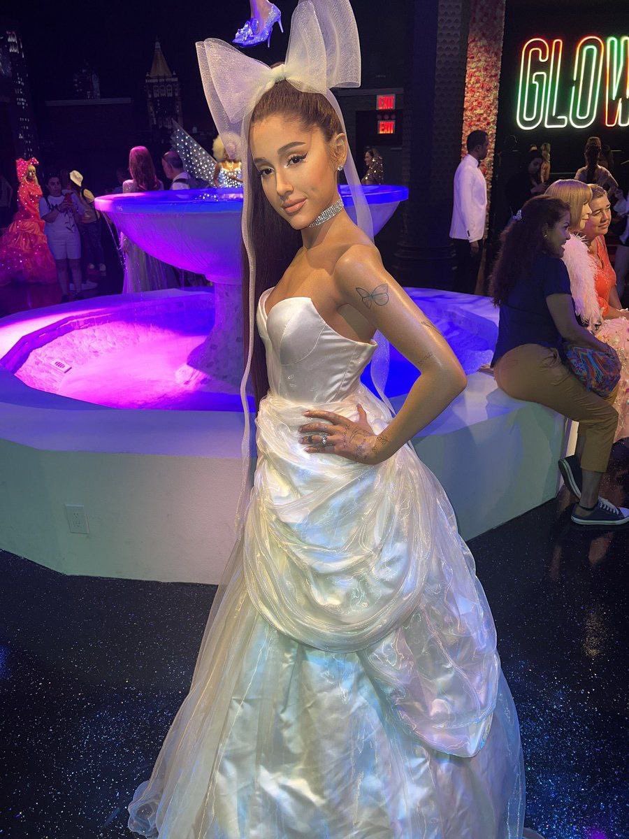 Ariana Grande, Presentata La Nuova Statua Di Cera A New York 2 Fvtpbhmveaafhf8