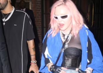 Madonna Jeans Strappati