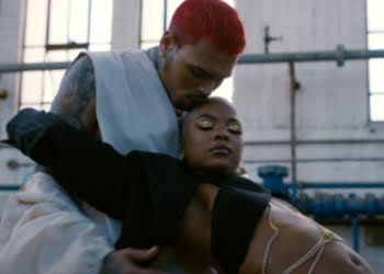 Under The Influence Traduzione