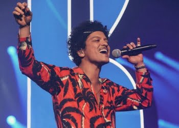 Talking To The Moon Traduzione